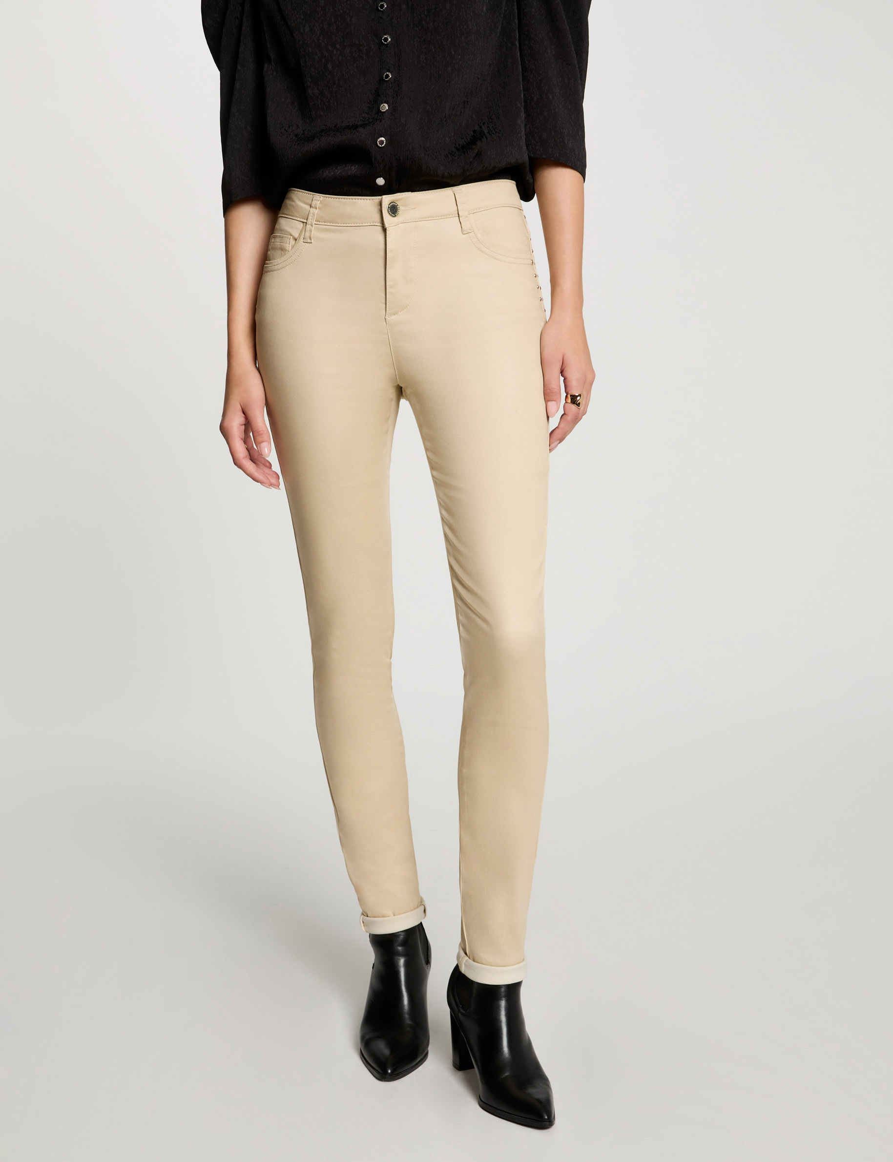 Skinny gecoate broek beige vrouw