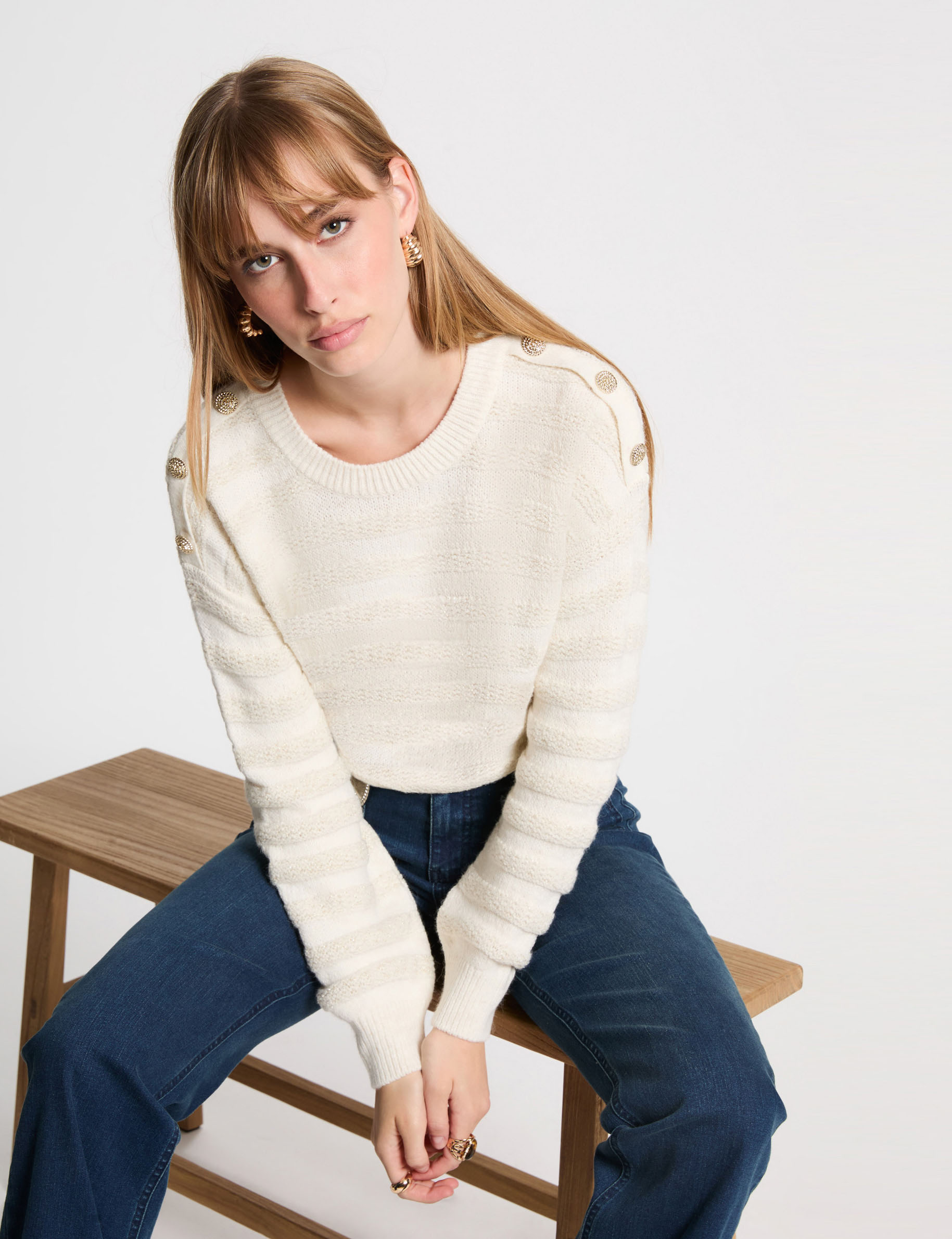 Pull col rond et boutons beige femme