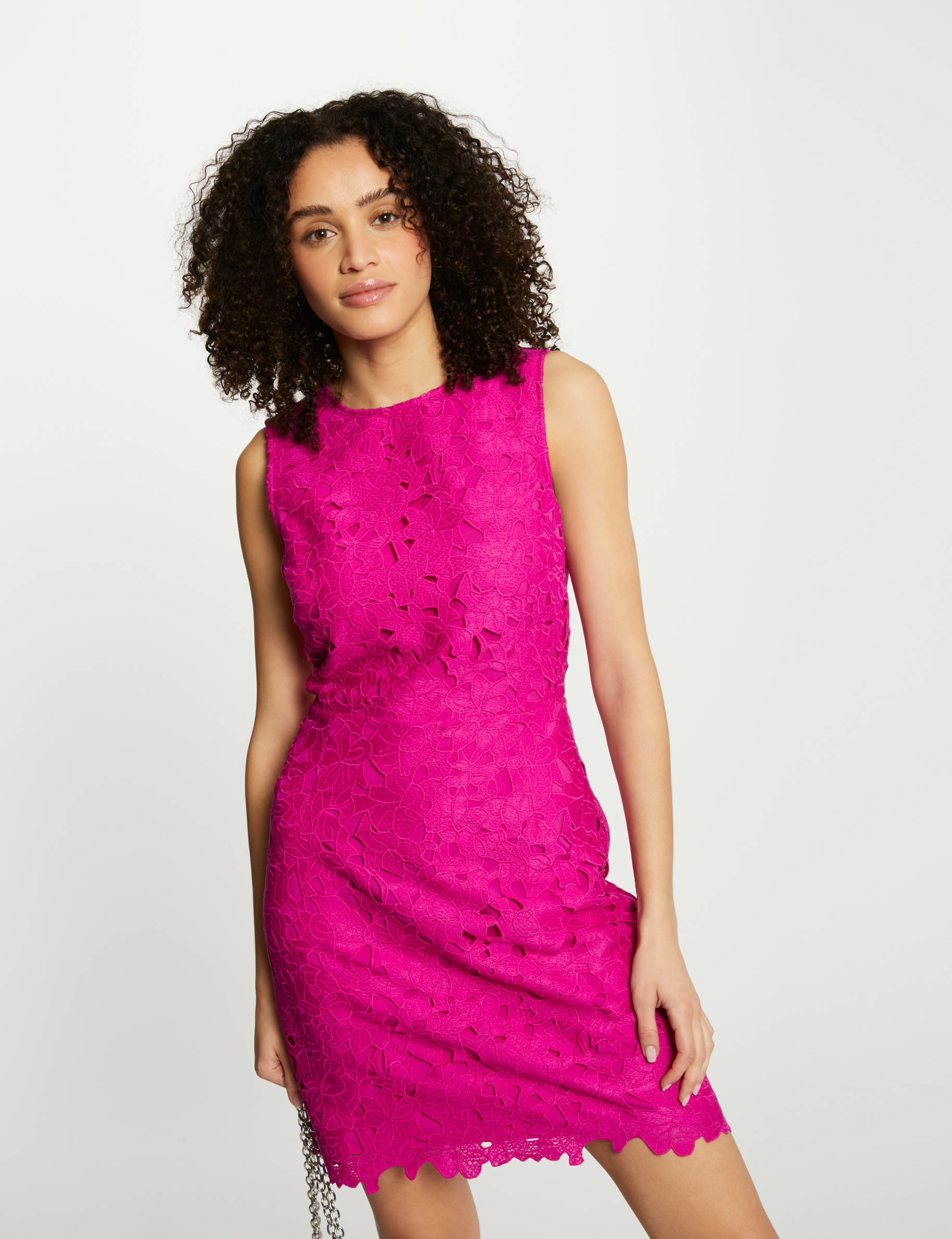 Robe courte ajustée dentelle rose fonce femme