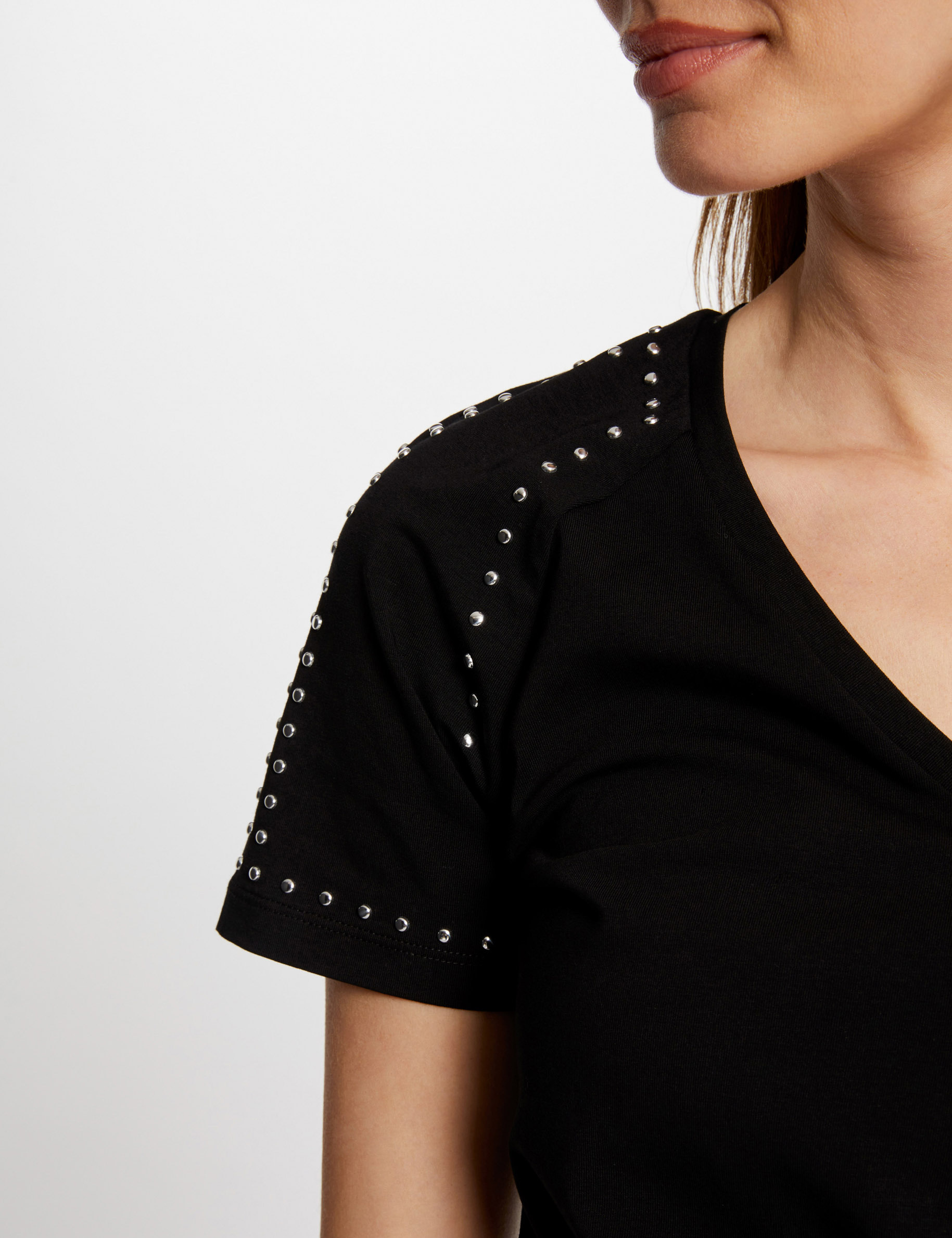 T-shirt met korte mouwen en studs zwart vrouw