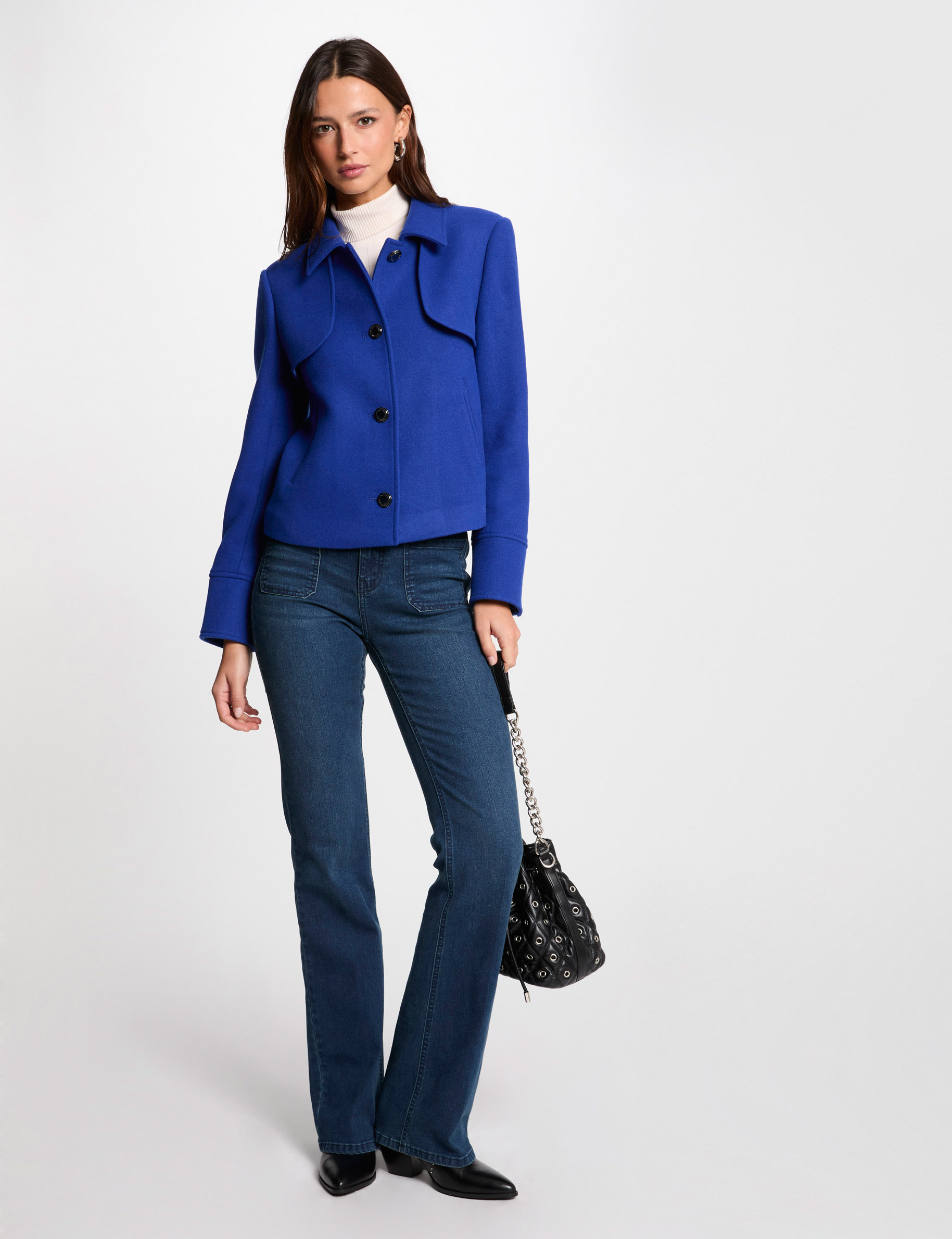 Manteau court boutonné bleu femme