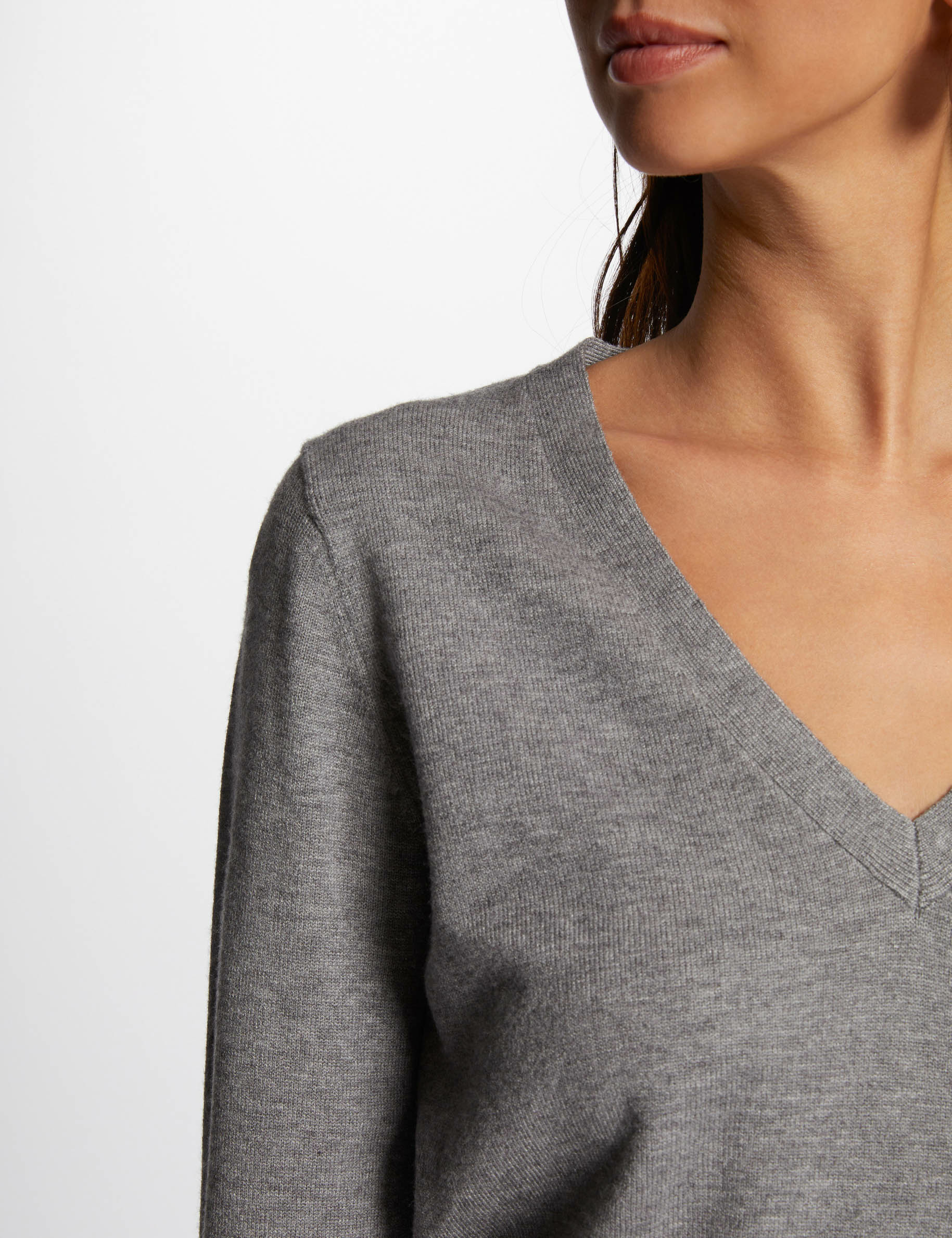 Pull manches longues col en V gris moyen femme