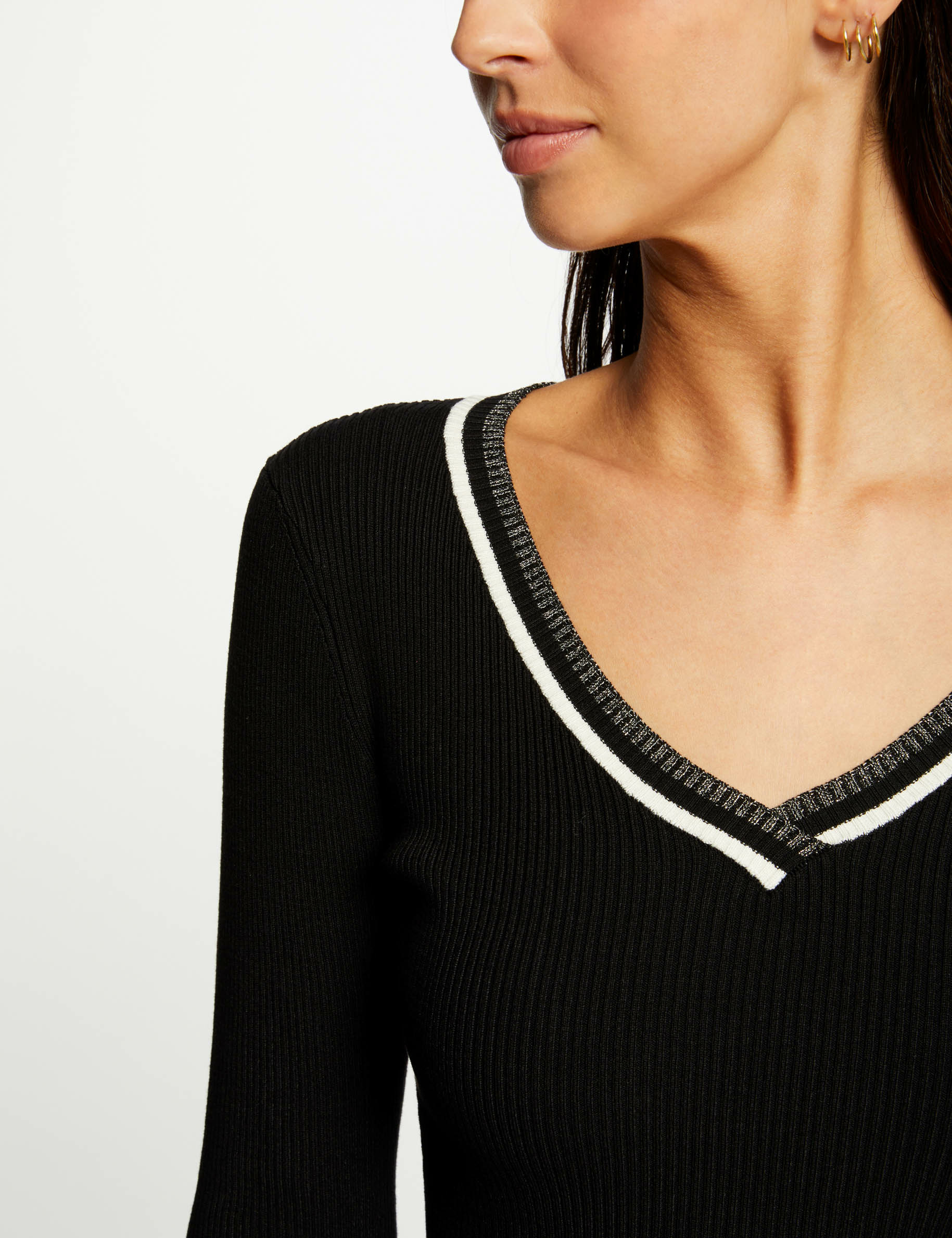 Pull manches longues col en V noir femme