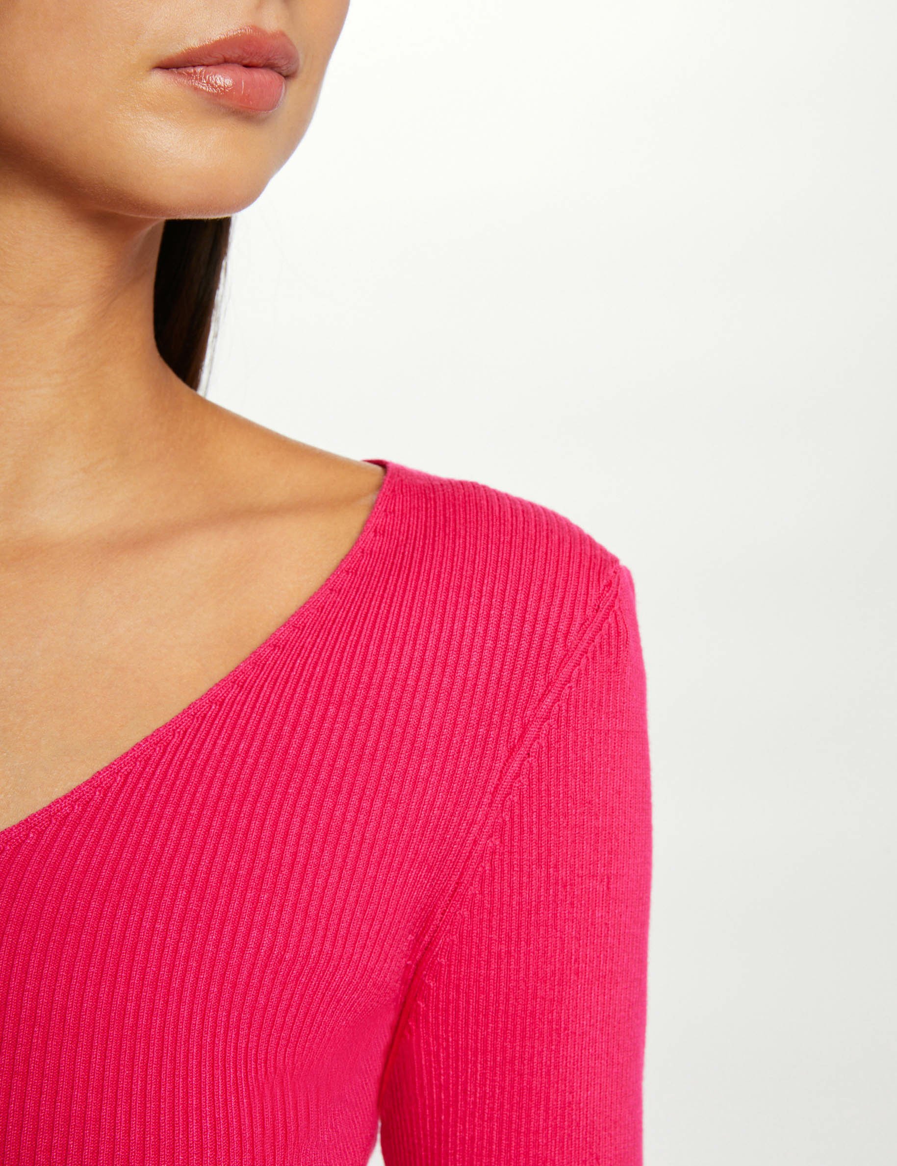 Pull manches longues col en V rose moyen femme