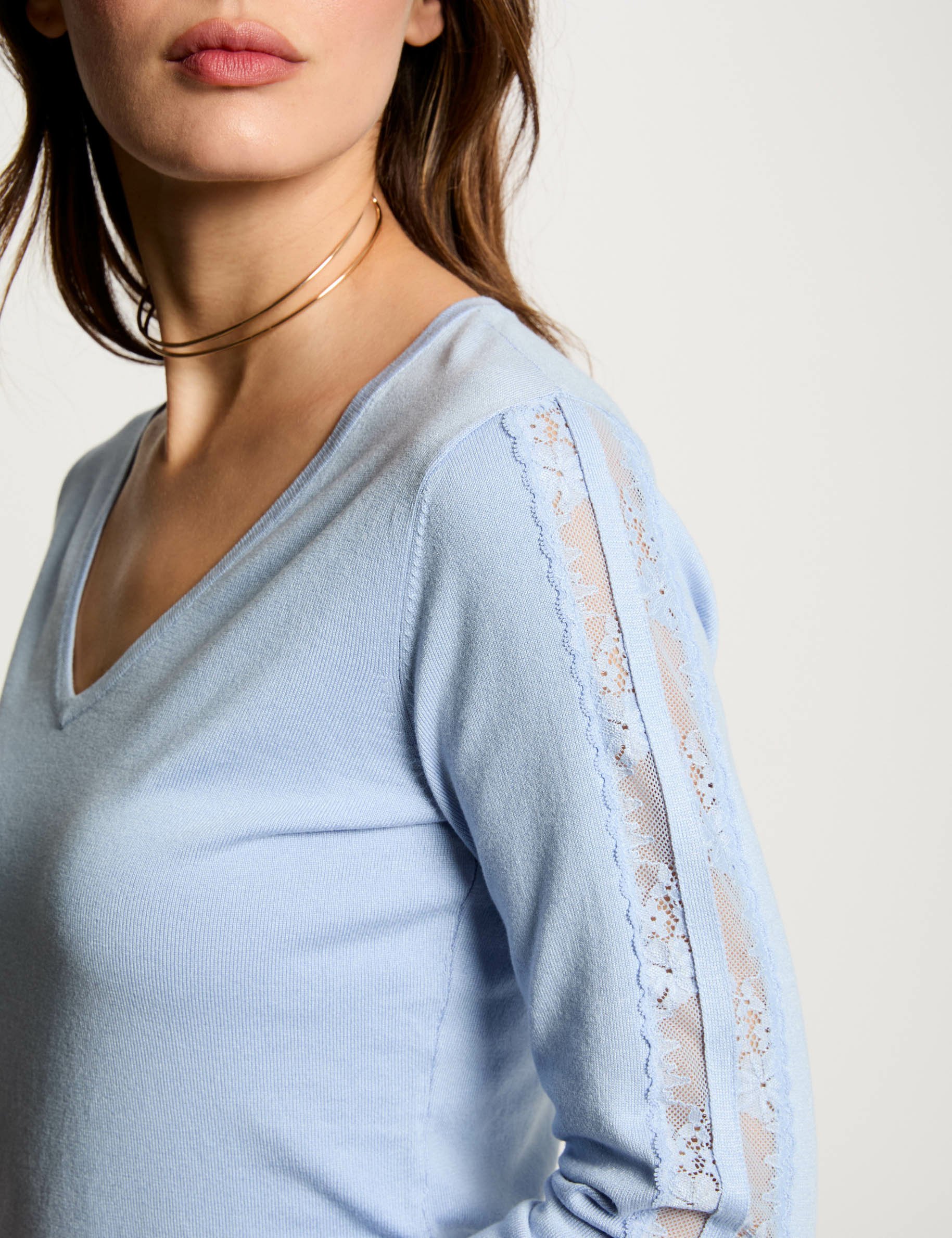 Pull col en V bleu ciel femme