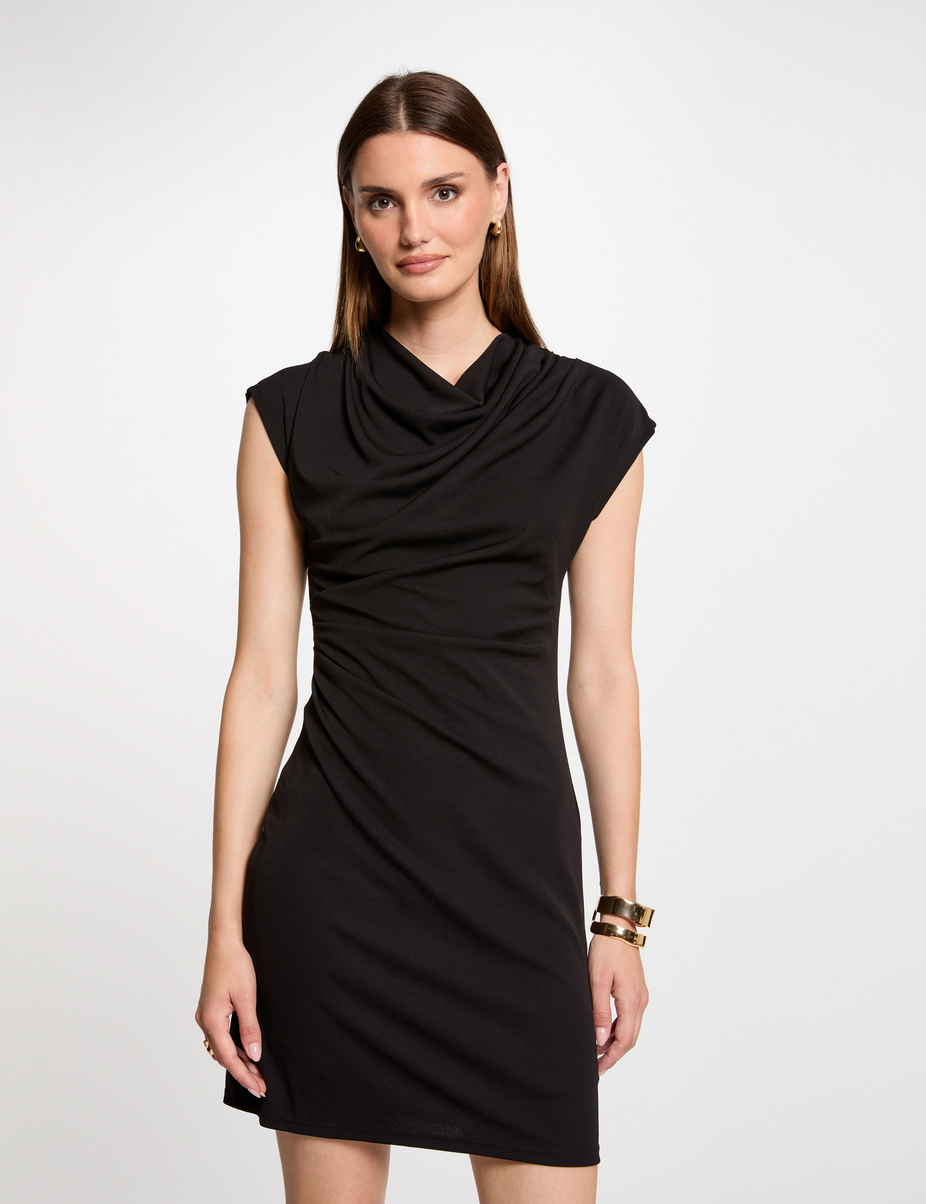 Robe courte ajustée drapée noir femme