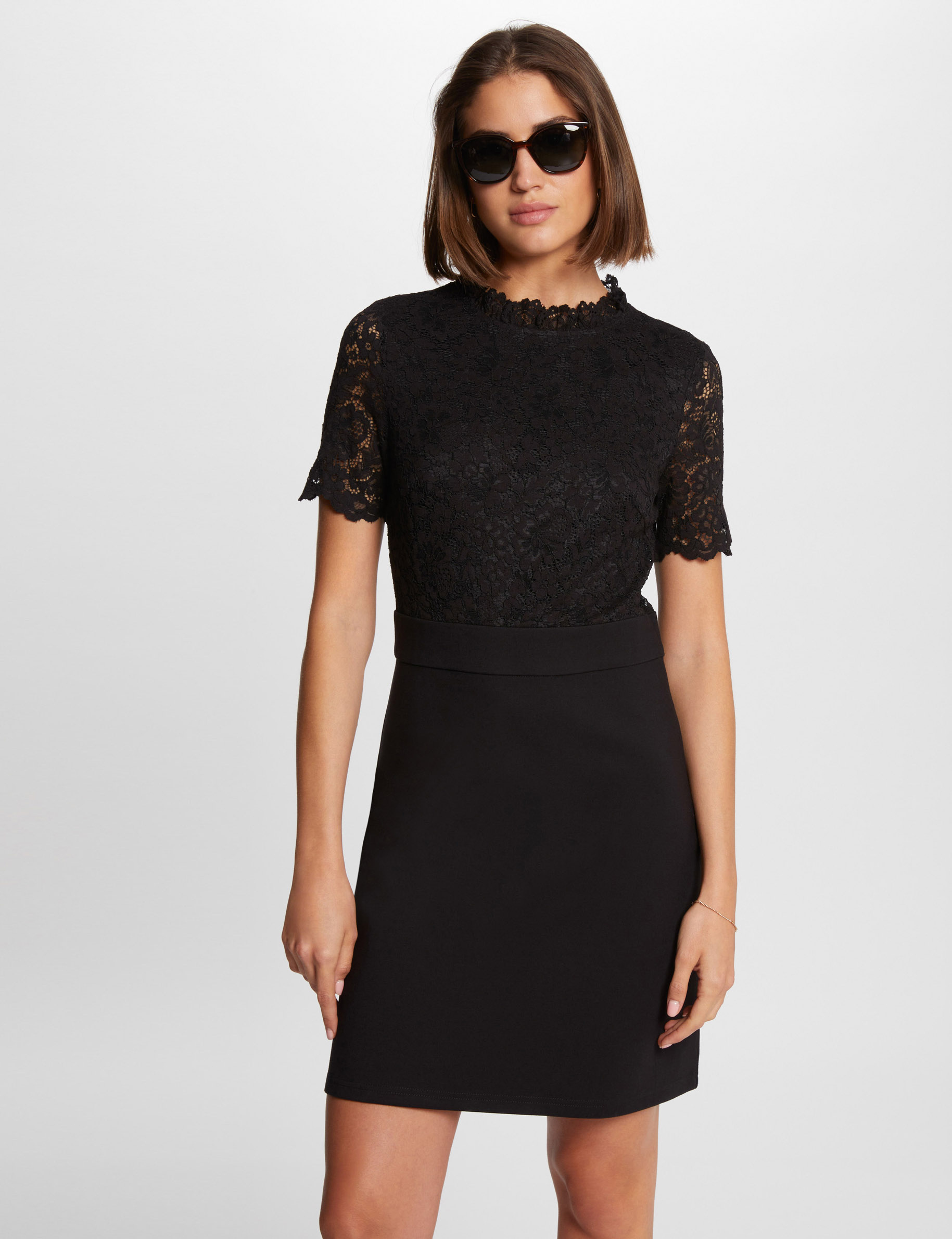 Robe courte ajustée dentelle noir femme