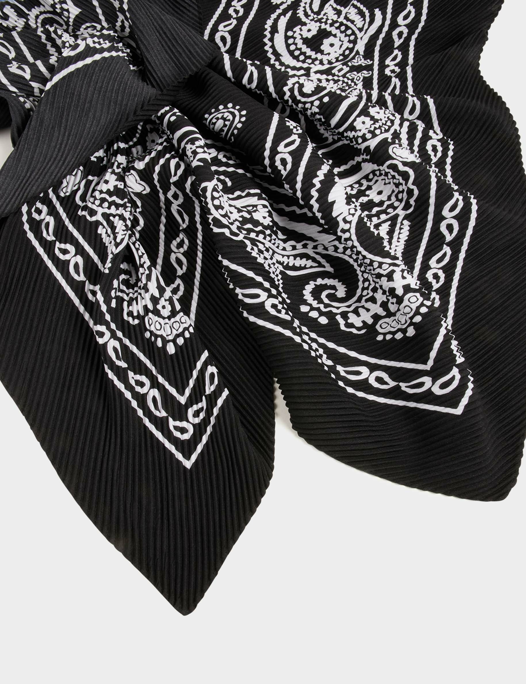 Foulard plissé imprimé noir femme